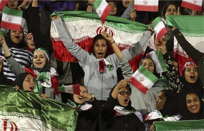 محسن رنانی: اگر امیدی به تحول آینده ایران باشد، تنها و تنها از سوی زنان است