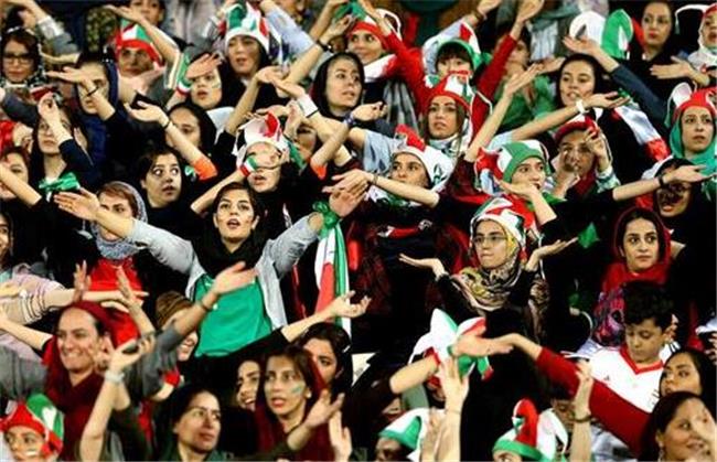 کسی دختران ایران را نمی‌بیند؟