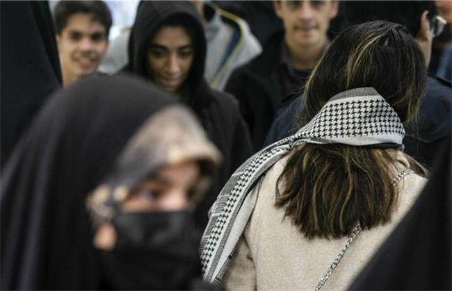 ریزش ۳۰ درصدی موافقان حجاب رسمی بعد از فوت مهسا امینی