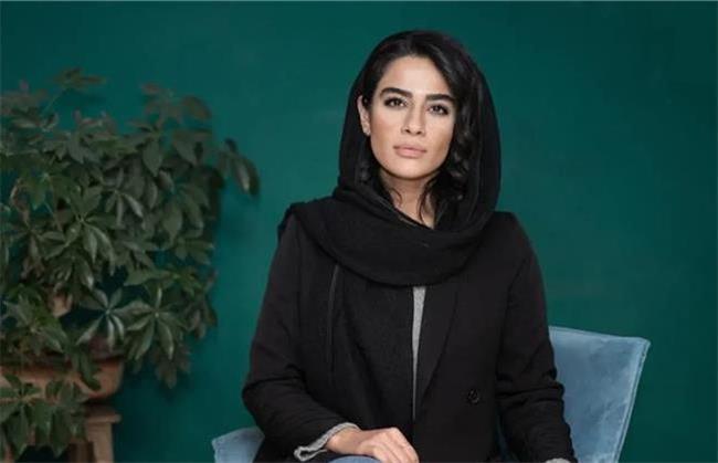 خوانندگی زنان؛ «حلال» اما با مجازاتی شدیدتر از جعل اسناد، دایر کردن قمار خانه، غارت گروهی و آتش زدن هواپیما ! / درباره 4 سال زندان برای «هیوا سیفی زاده»