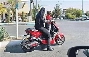 گواهینامه‌های آماده برای زنان موتورسوار