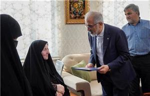 مدیرعامل بانک مسکن در دیدار با خانواده سپهبد شهید پاکپور: وامدار خون شهدا هستیم