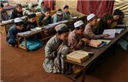 مدارس افغانستان در دوران طالبان؛ کلاشنیکف و بمبگذاری انتحاری
